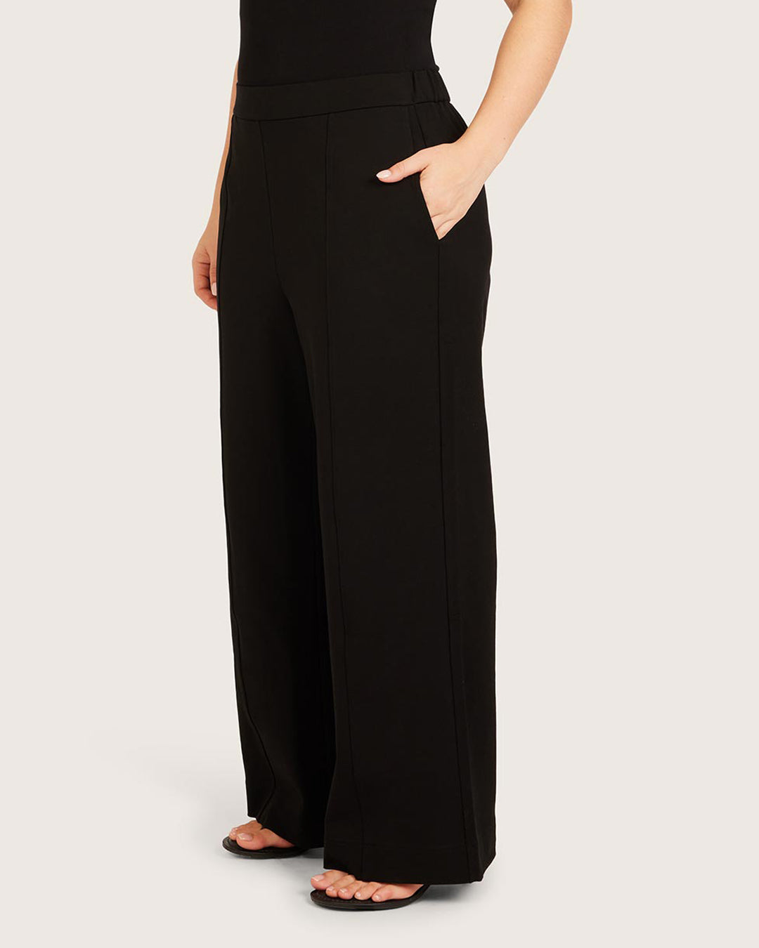 Relaxed Leg Pants - Short - Black