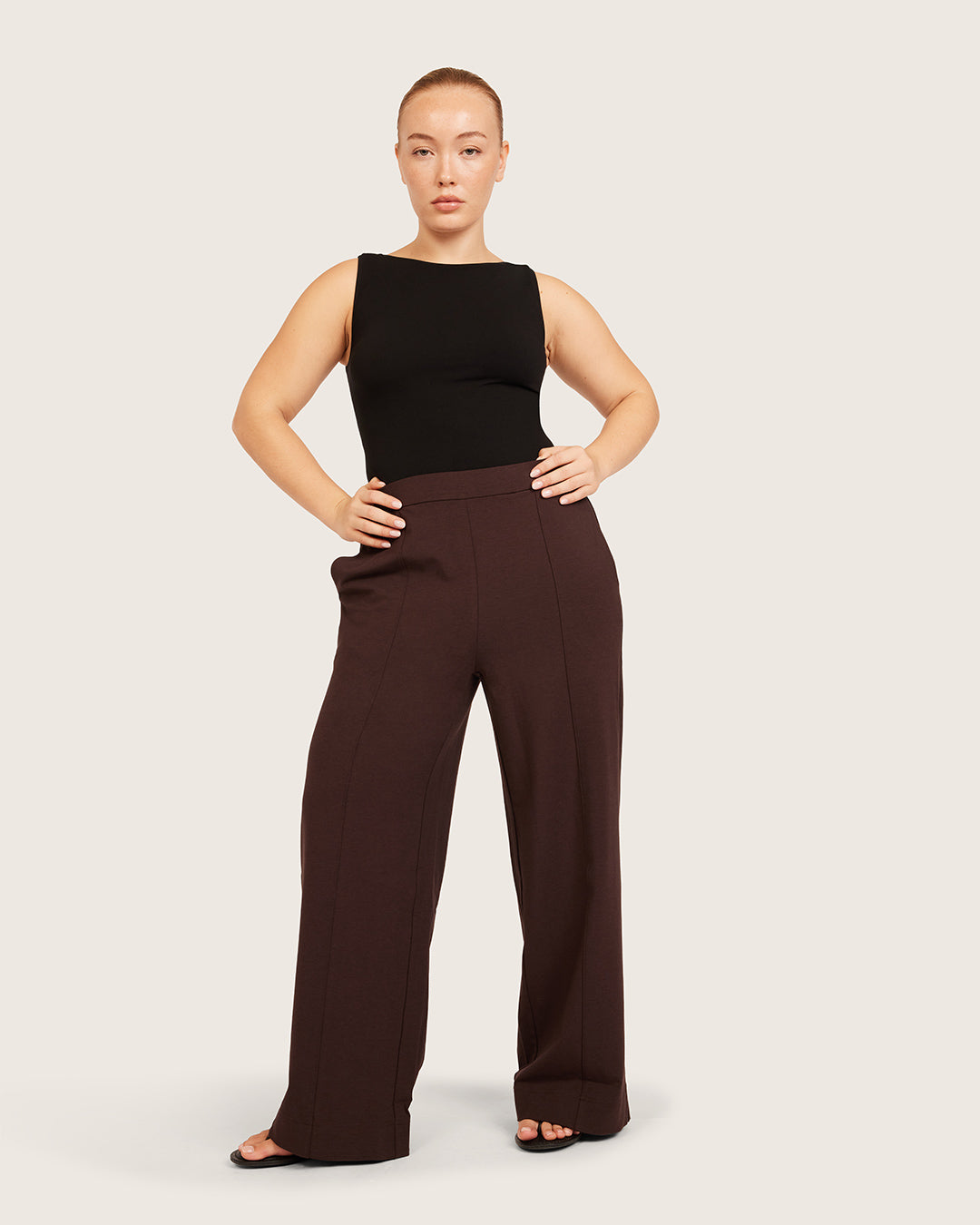Relaxed Leg Pants - Short - Carob