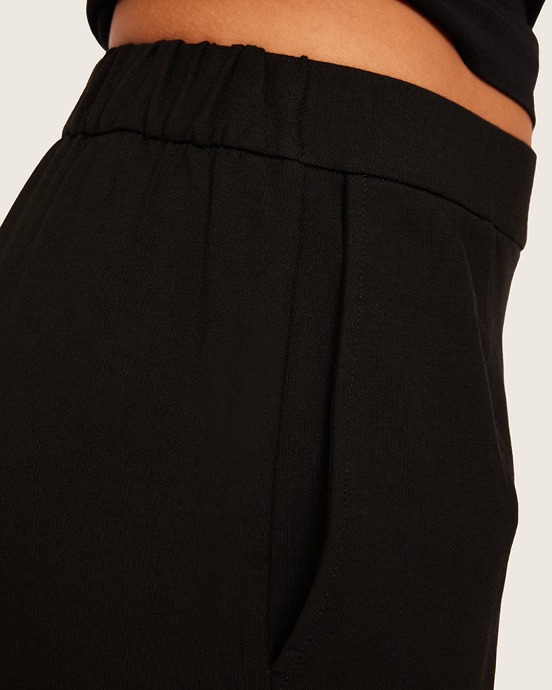 Relaxed Leg Pants - Short - Black